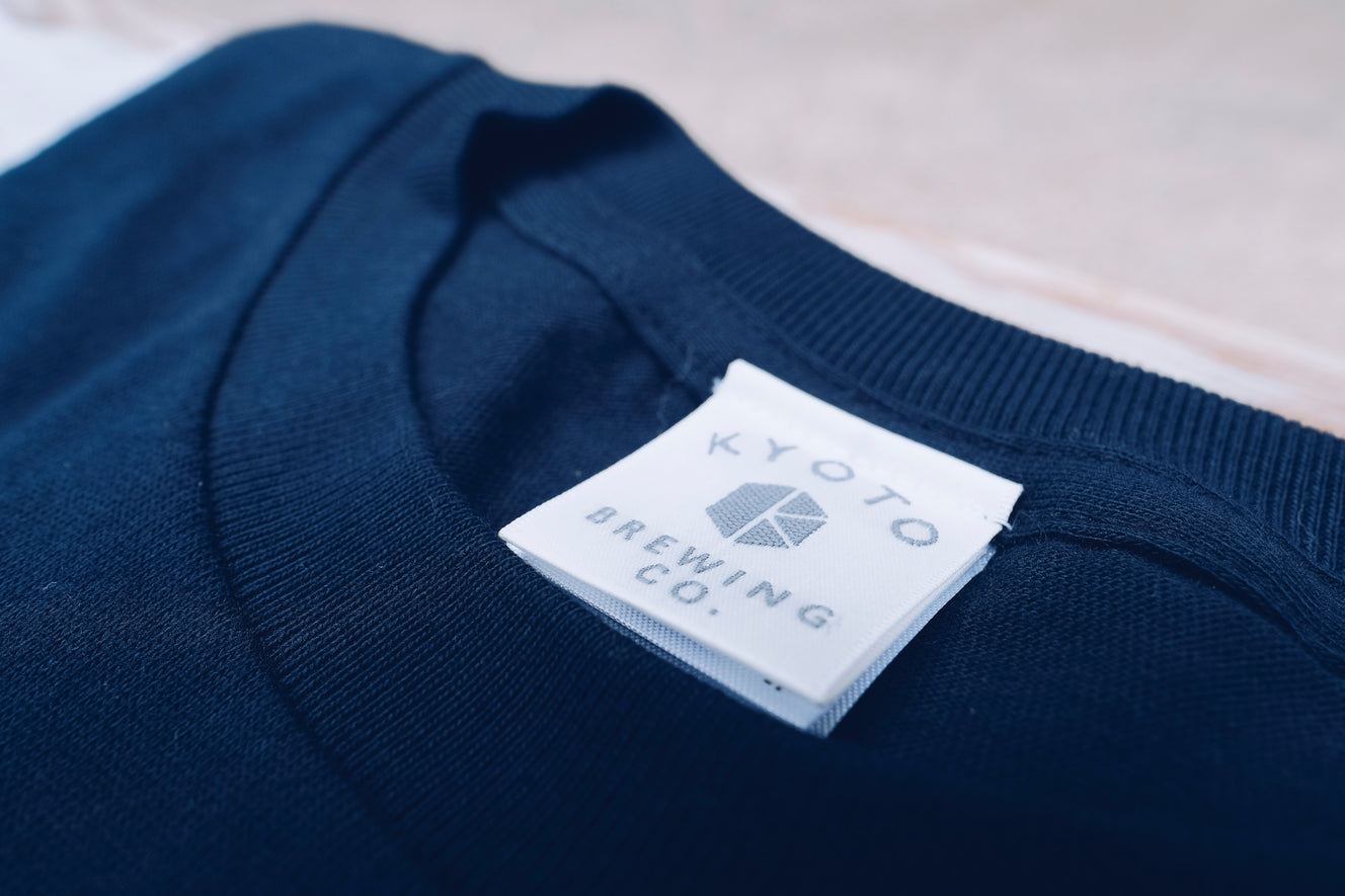 ロゴ 紺 半袖 Tシャツ (Logo Navy Tee)