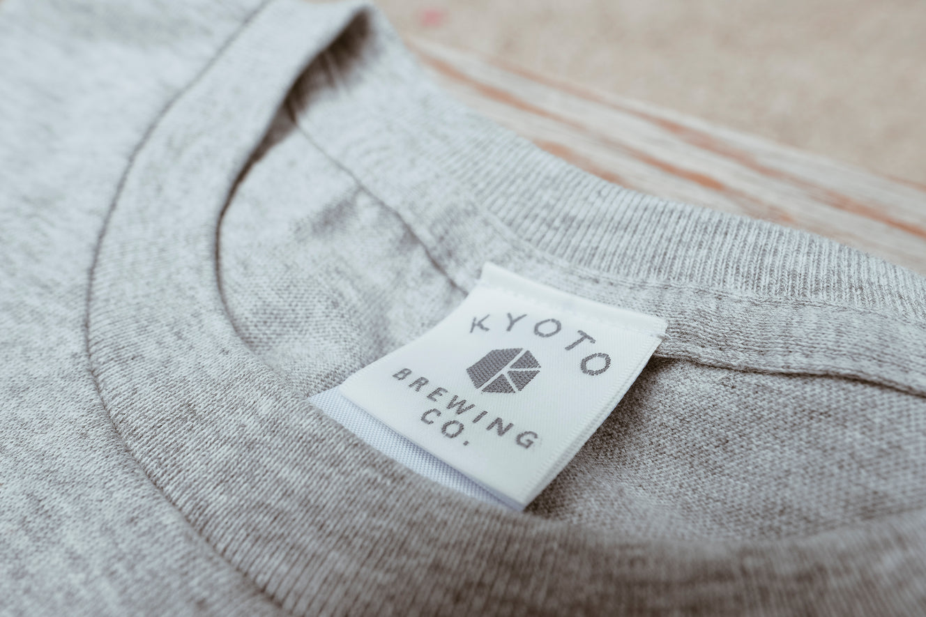 ロゴ グレー 半袖 Tシャツ (Logo Gray Tee)
