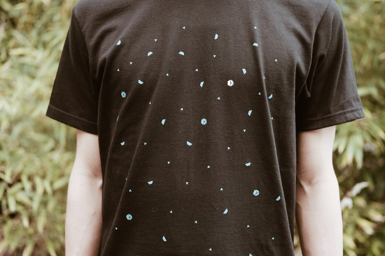 KBCロゴ・ギャラクシー 黒 半袖 Tシャツ (KBC Logo Galaxy Black Tee)