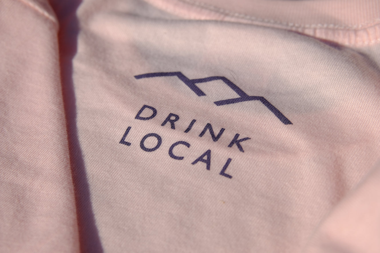 ボトルグラフィック ピンク 半袖 Tシャツ (Bottle Graphic Unisex Pink Tee)