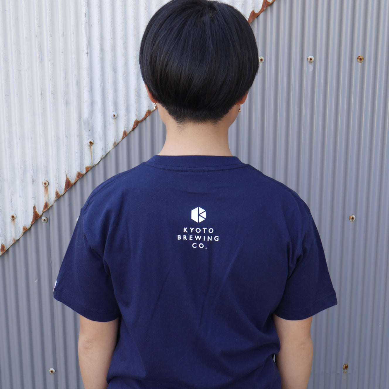 ロゴ 紺 半袖 Tシャツ (Logo Navy Tee)