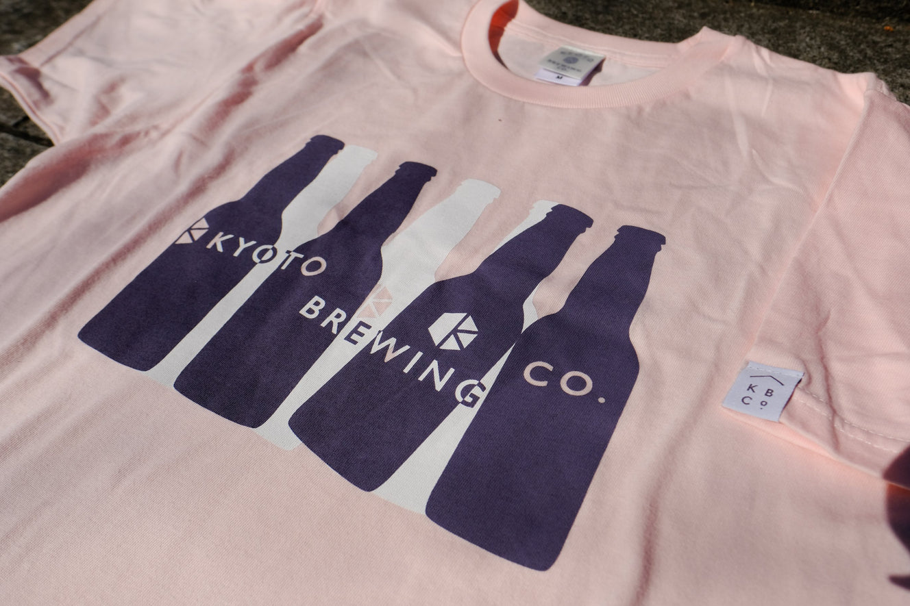 ボトルグラフィック ピンク 半袖 Tシャツ (Bottle Graphic Unisex Pink Tee)
