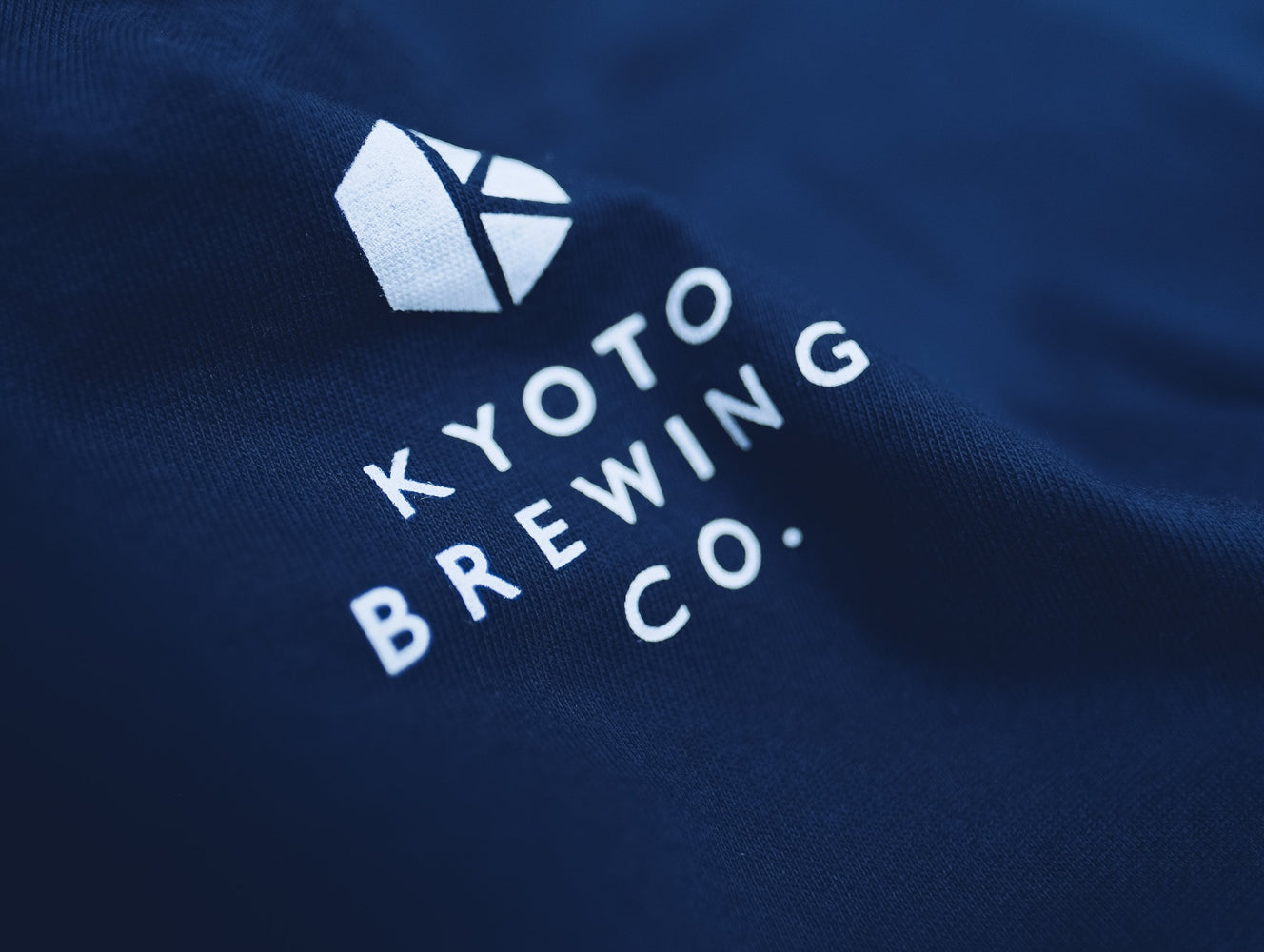 ロゴ 紺 半袖 Tシャツ (Logo Navy Tee)