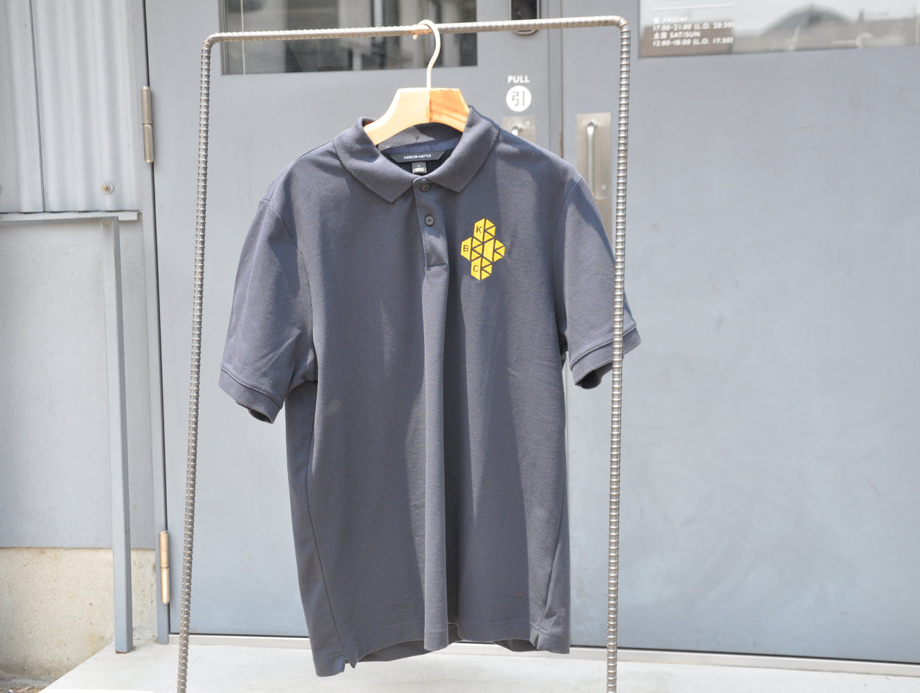 ロゴ刺繍ポロシャツ (Polo T-shirt)