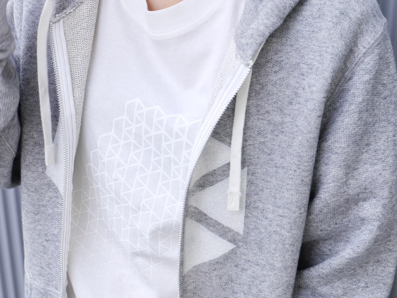 ロゴ 白 半袖 オーガニックコットンTシャツ (Logo White Tee)