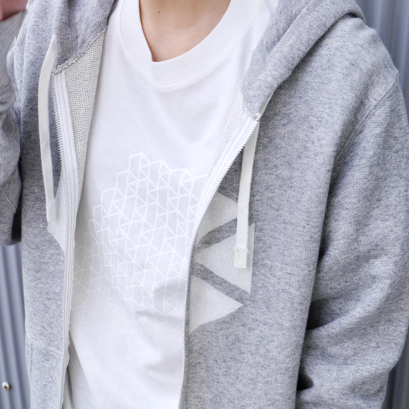 ロゴ 白 半袖 オーガニックコットンTシャツ (Logo White Tee)