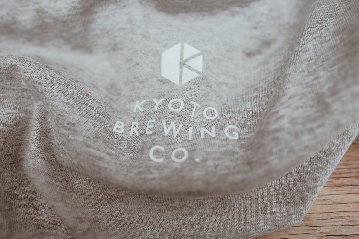 ロゴ グレー 半袖 Tシャツ (Logo Gray Tee)