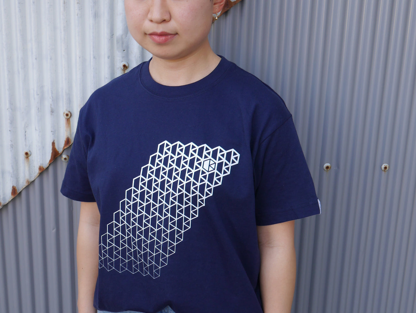 ロゴ 紺 半袖 Tシャツ (Logo Navy Tee)